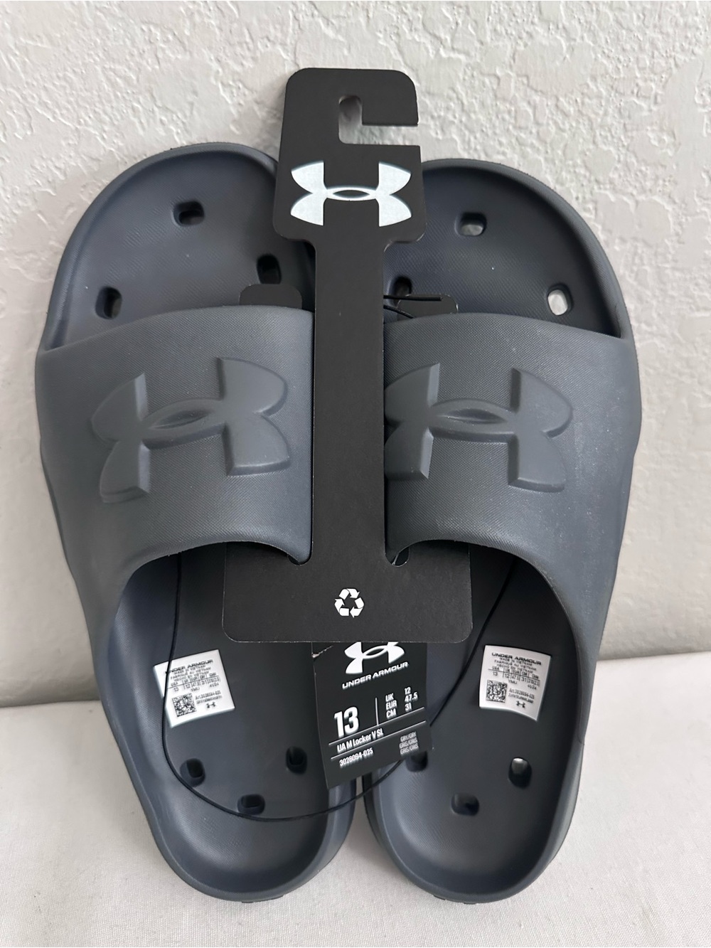 Under Armour Men’s Locker V Sandals Size 13 Gray